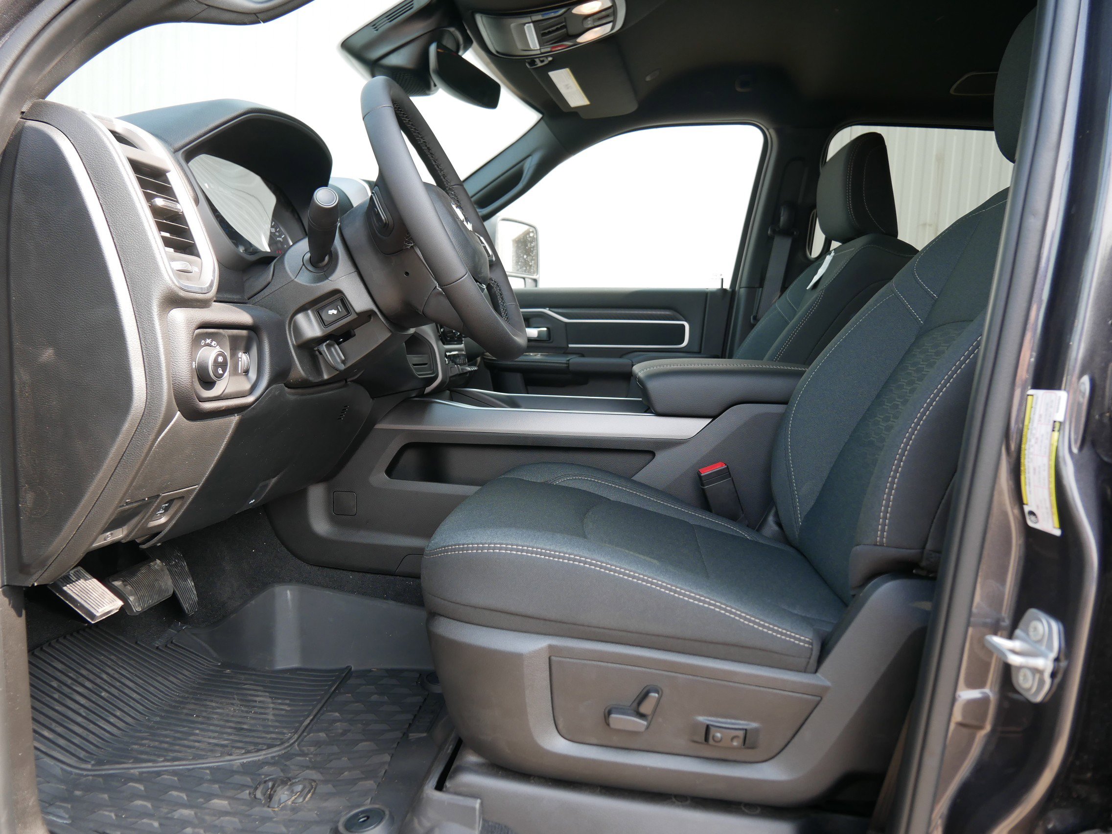 2025 Ram 3500 Big Horn photo 7