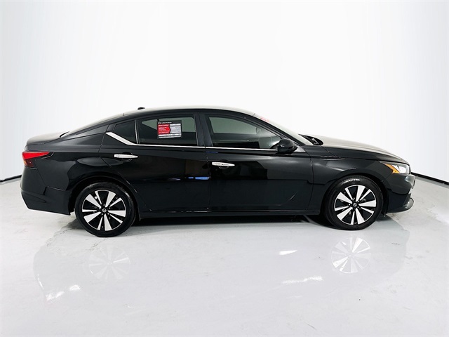2024 Nissan Sentra SV photo 8