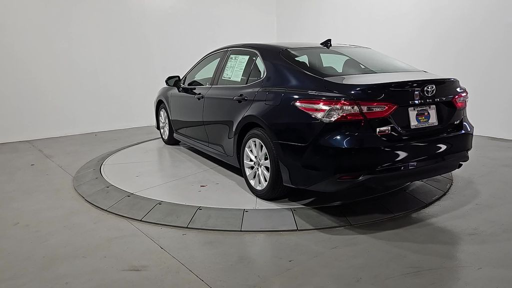 2020 Toyota Camry LE photo 2