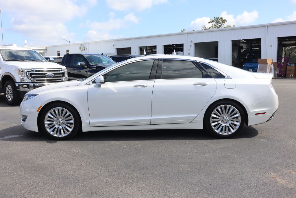 2016 Lincoln MKZ Base photo 2