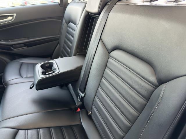 2022 Ford Edge SEL photo 46