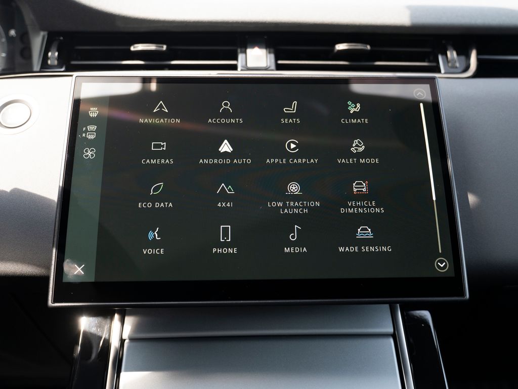 2024 Land Rover Range Rover Evoque S photo 21