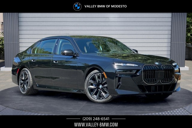 2025 BMW 760i