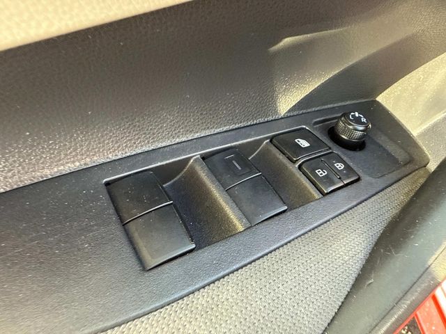2020 Toyota Corolla LE photo 17