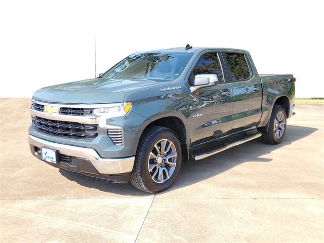 2025 Chevrolet Silverado 1500 LT photo 2