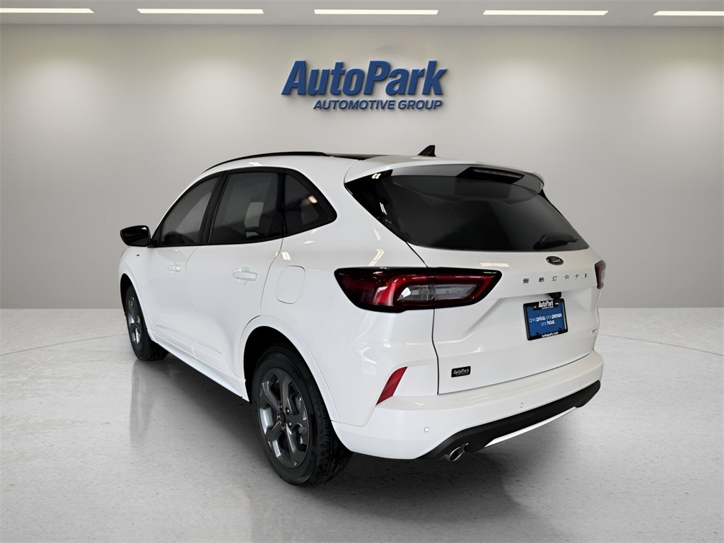 2024 Ford Escape ST-Line photo 5