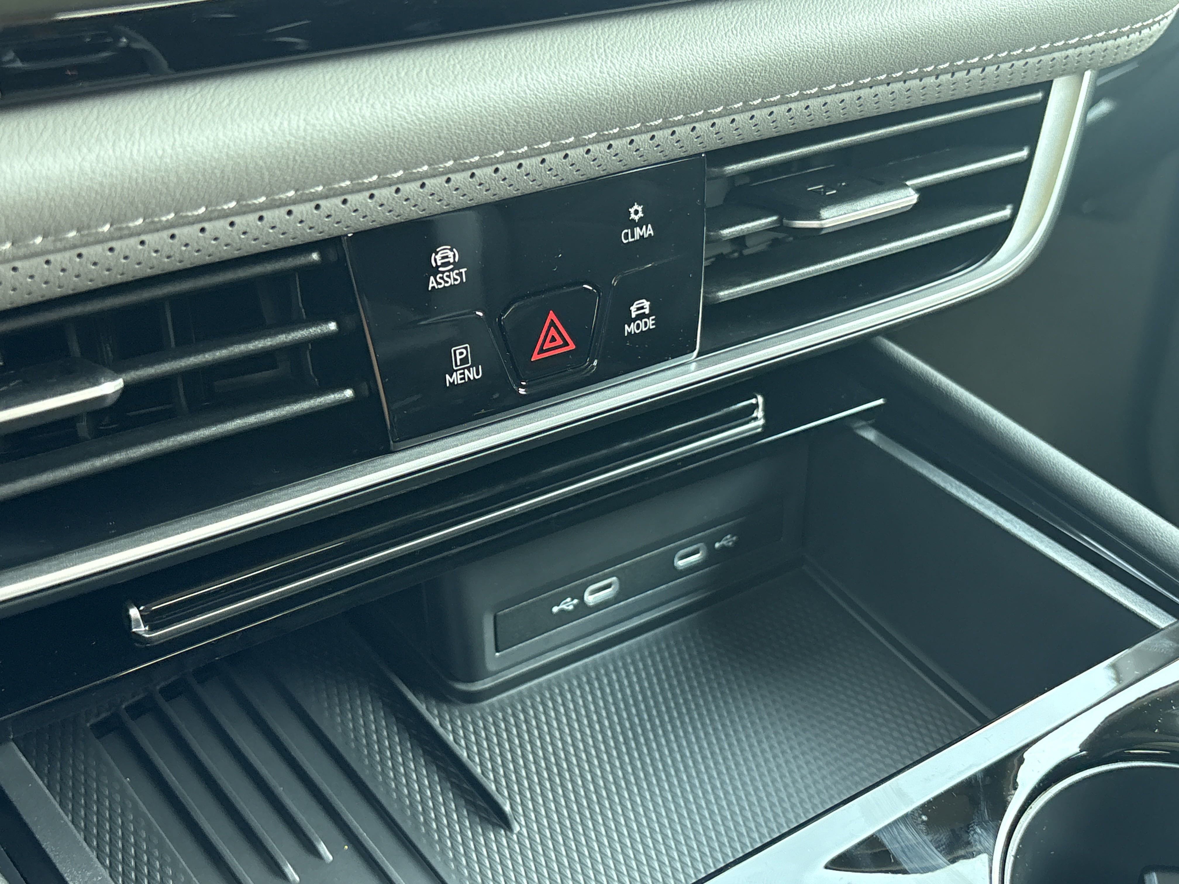 2025 Volkswagen Atlas Peak Edition SE photo 5