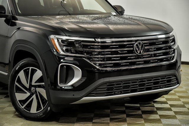 2025 Volkswagen Atlas SE Technology photo 2