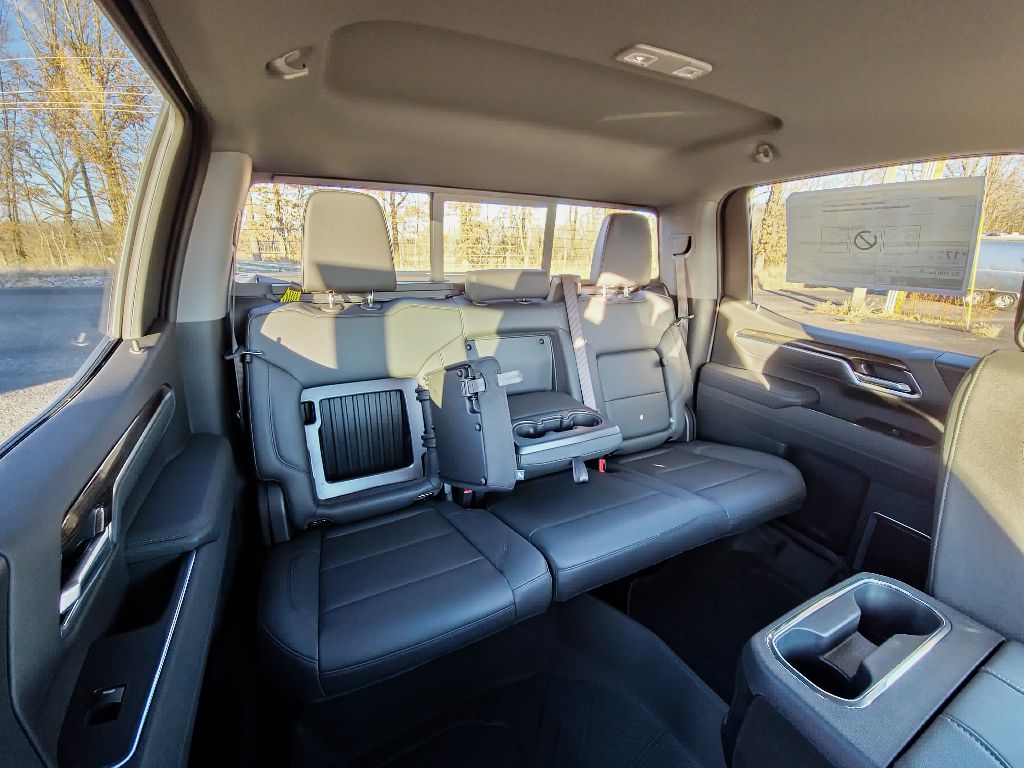 2025 Chevrolet Silverado 1500 RST photo 20