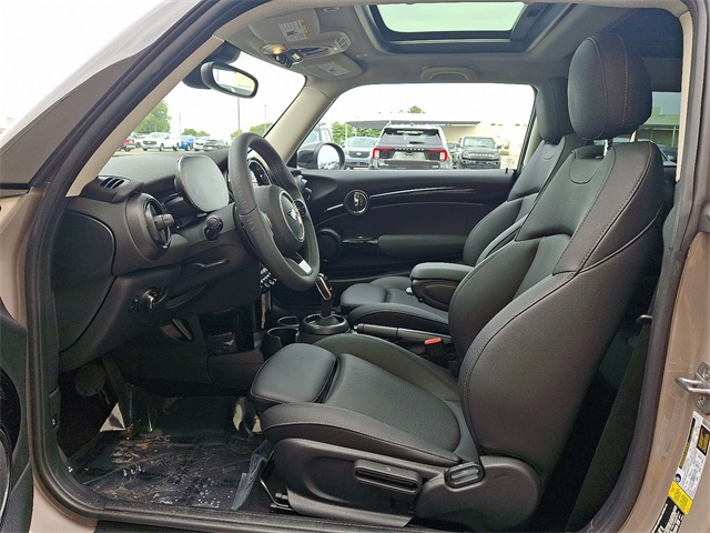 2024 Mini Cooper 2 Door Hardtop Signature photo 13
