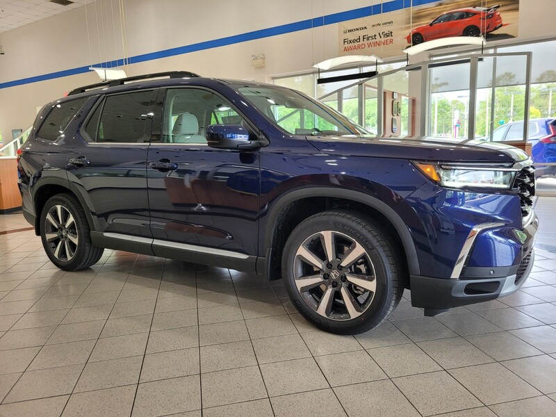 2025 Honda Pilot Touring photo 2