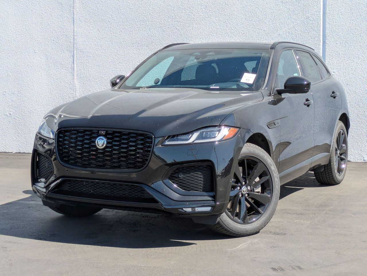 2026 Jaguar F-Pace R-Dynamic S's photo