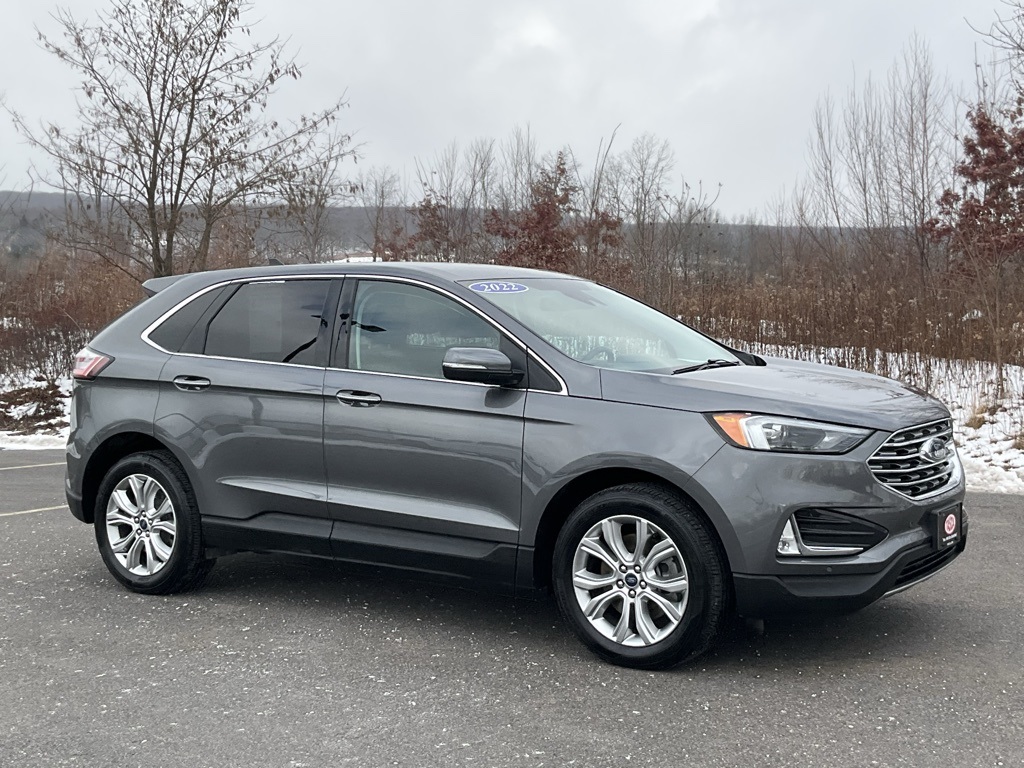 2022 Ford Edge Titanium's photo