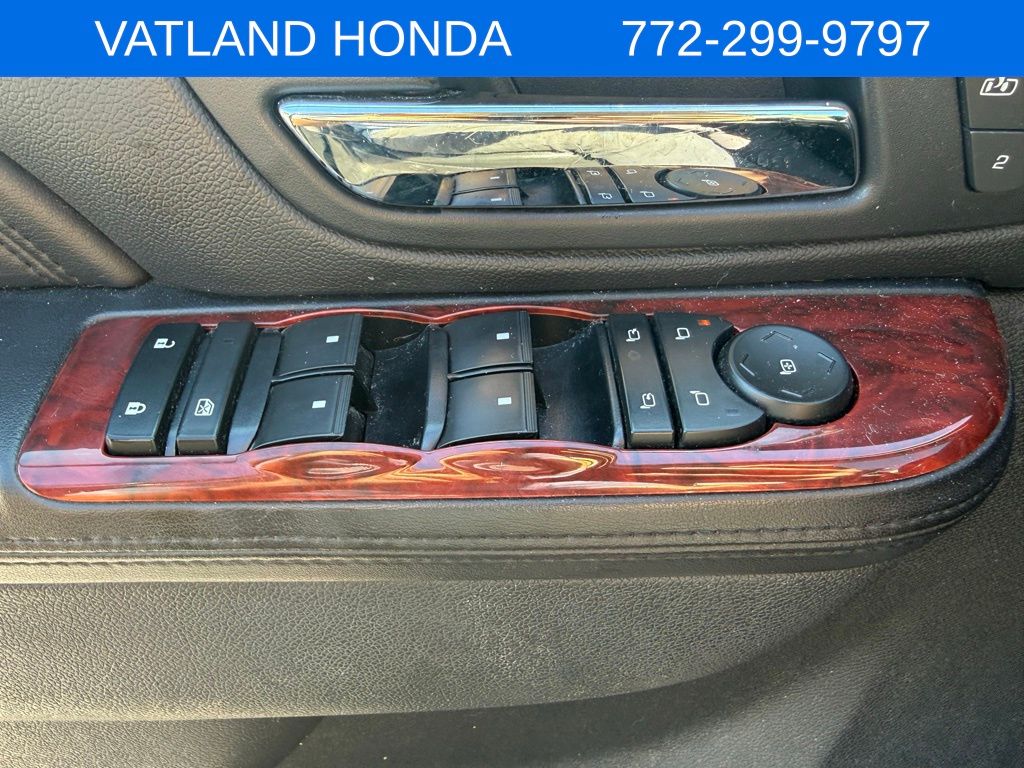 2012 Cadillac Escalade Premium photo 11