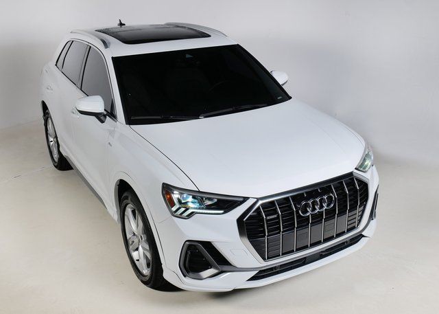 2022 Audi Q3 S line Premium Plus photo 4