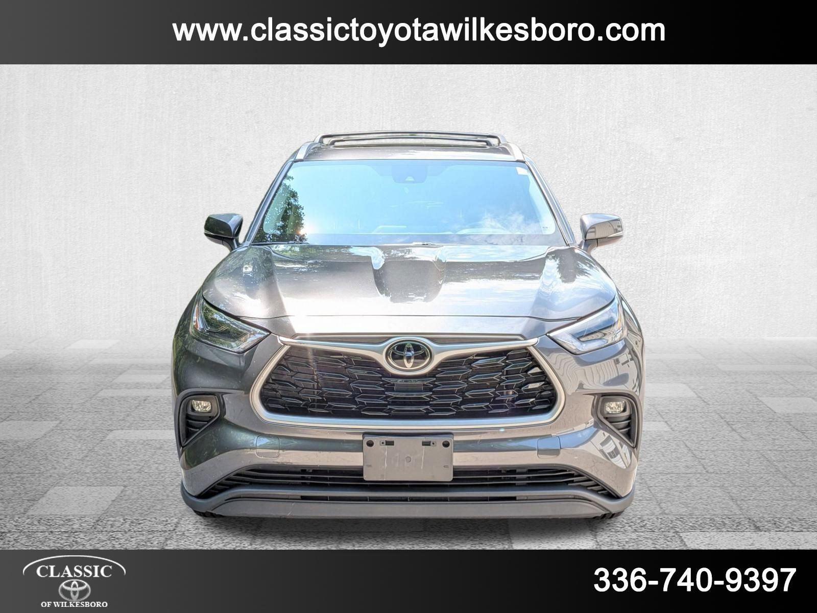 2022 Toyota Highlander XLE photo 2