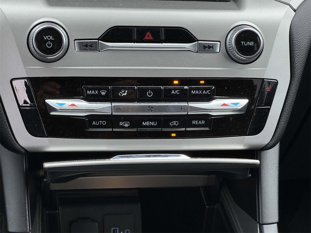 2022 Ford Explorer XLT photo 5