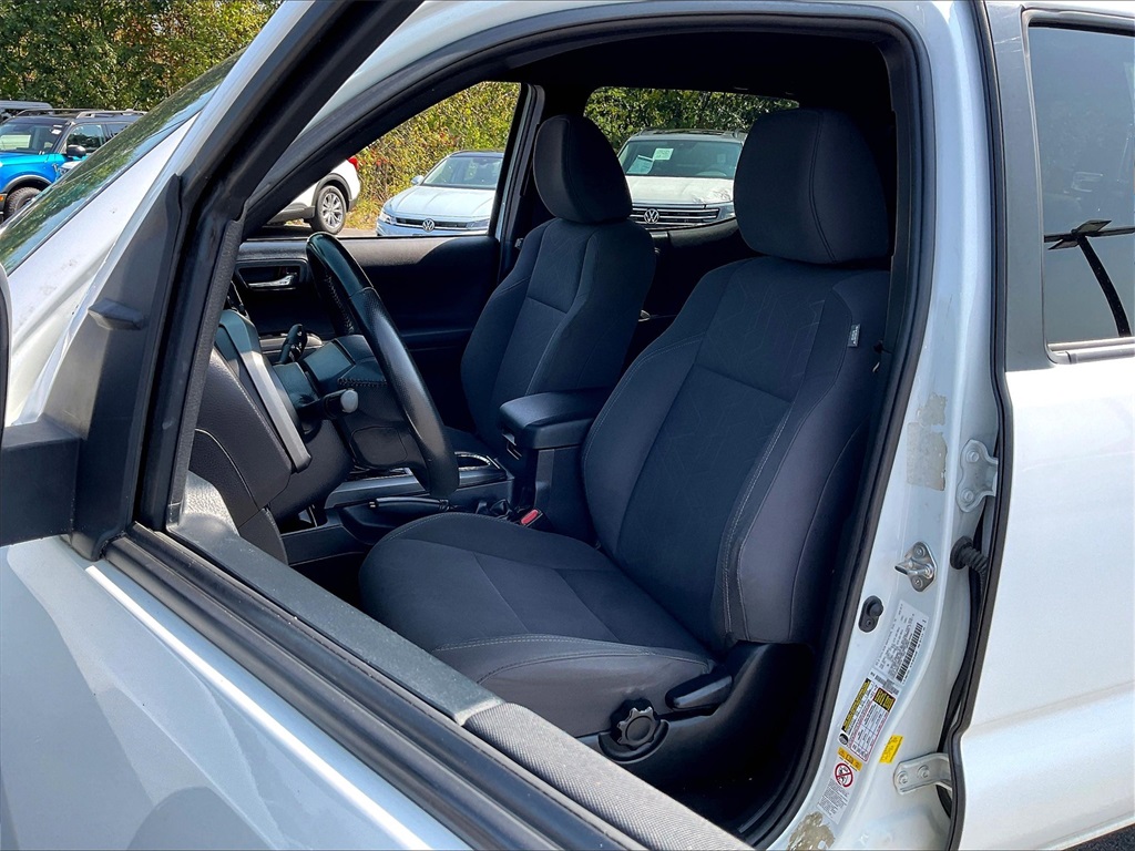 2019 Toyota Tacoma TRD Off-Road photo 9