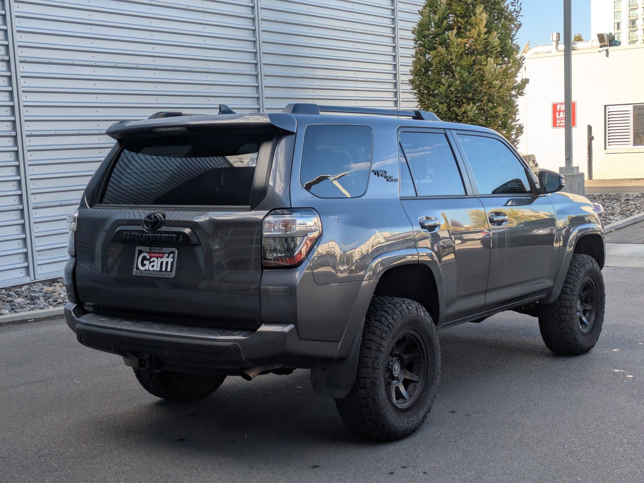 2023 Toyota 4Runner TRD photo 3