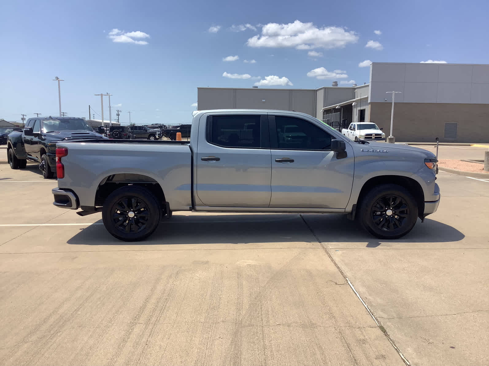 2024 Chevrolet Silverado 1500 Custom photo 3
