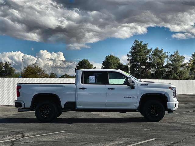 2024 Chevrolet Silverado 2500HD LTZ photo 4