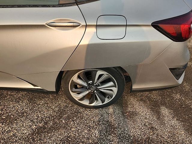 2018 Honda Clarity Plug-In Hybrid Touring photo 12