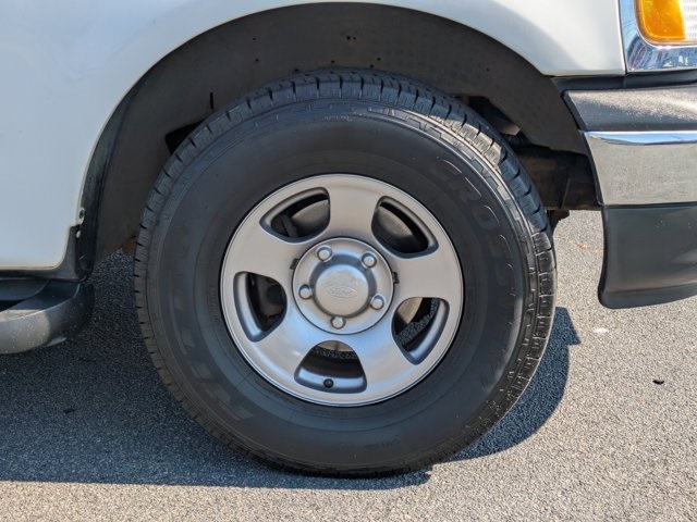 2002 Ford F-150 XLT photo 11