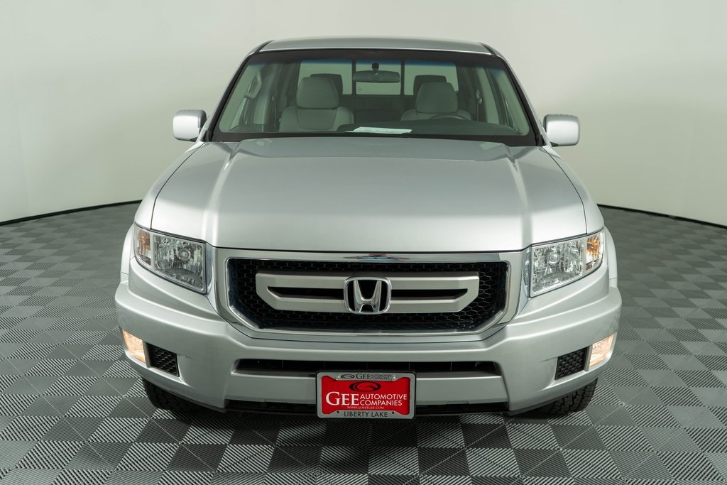 2010 Honda Ridgeline RTS photo 2