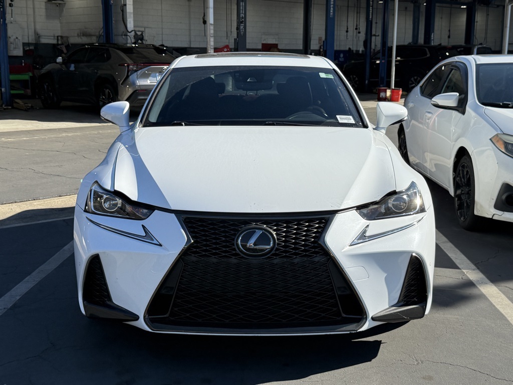 2018 Lexus IS 300 photo 2