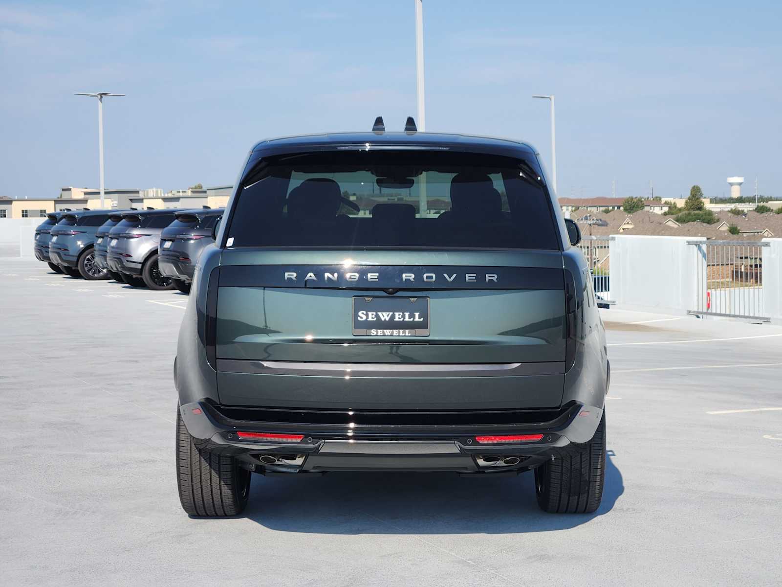 2025 Land Rover Range Rover SE photo 6