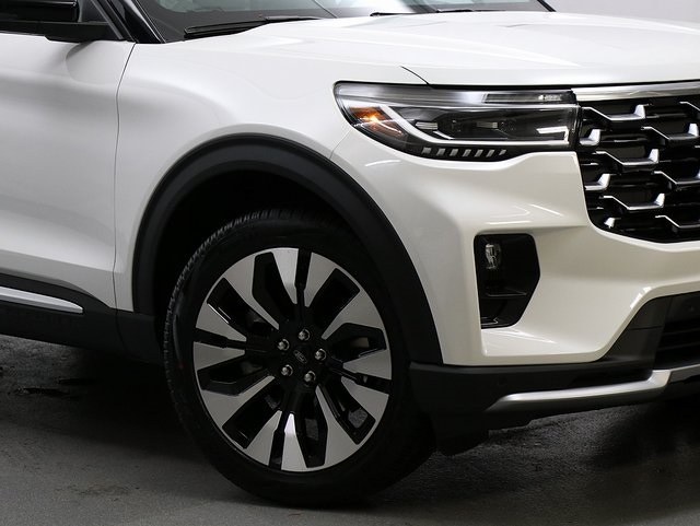 2026 Ford Explorer Platinum photo 2