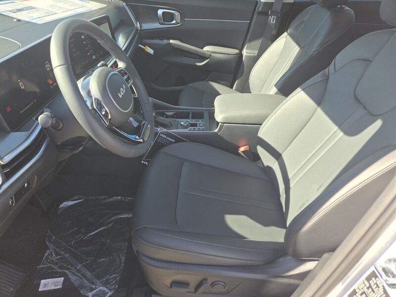 2025 Kia Sorento S photo 6