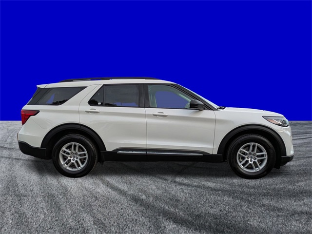 2025 Ford Explorer photo 2