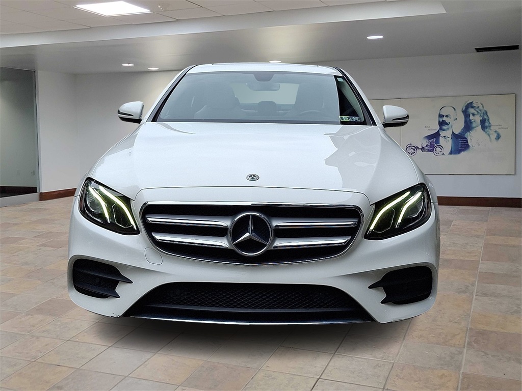 2018 Mercedes Benz E 300 4MATIC Sedan photo 2