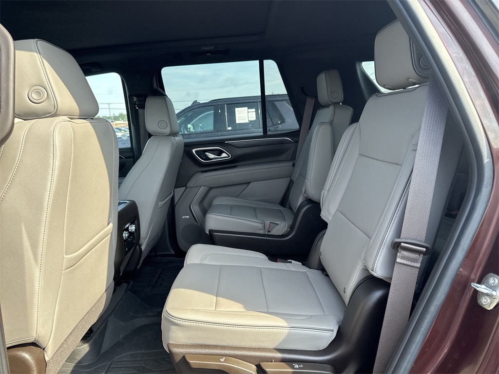 2023 Gmc Yukon SLT photo 28