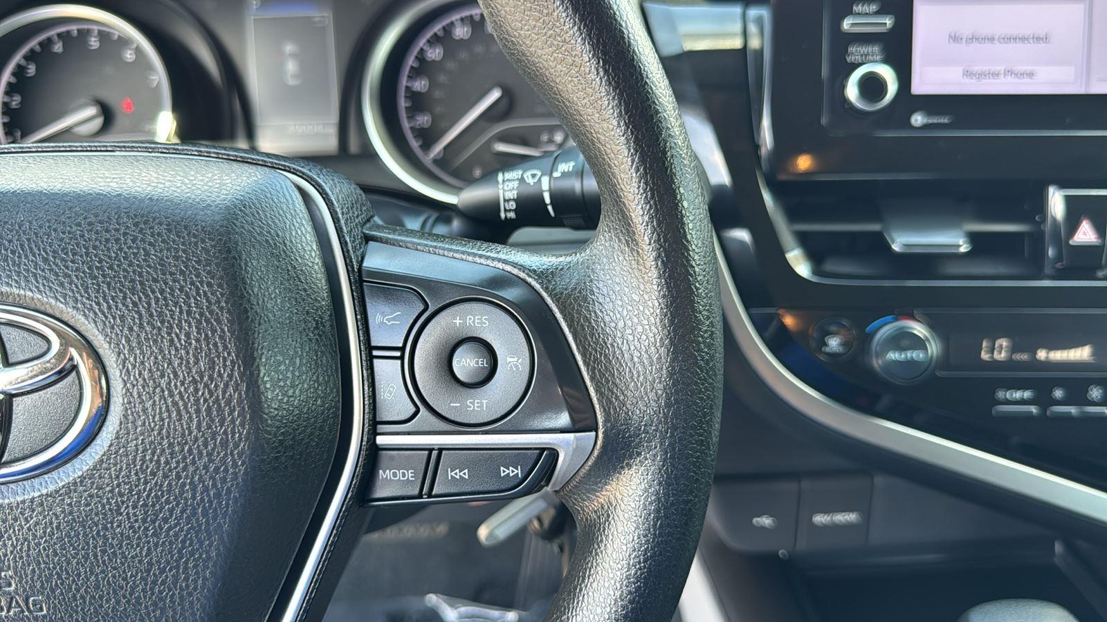 2023 Toyota Camry LE photo 12