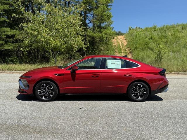 2025 Hyundai Sonata SEL photo 2