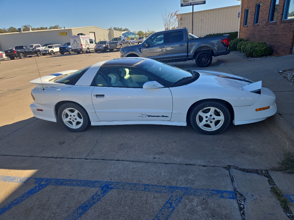 1994 Pontiac Firebird TRANS AM photo 3