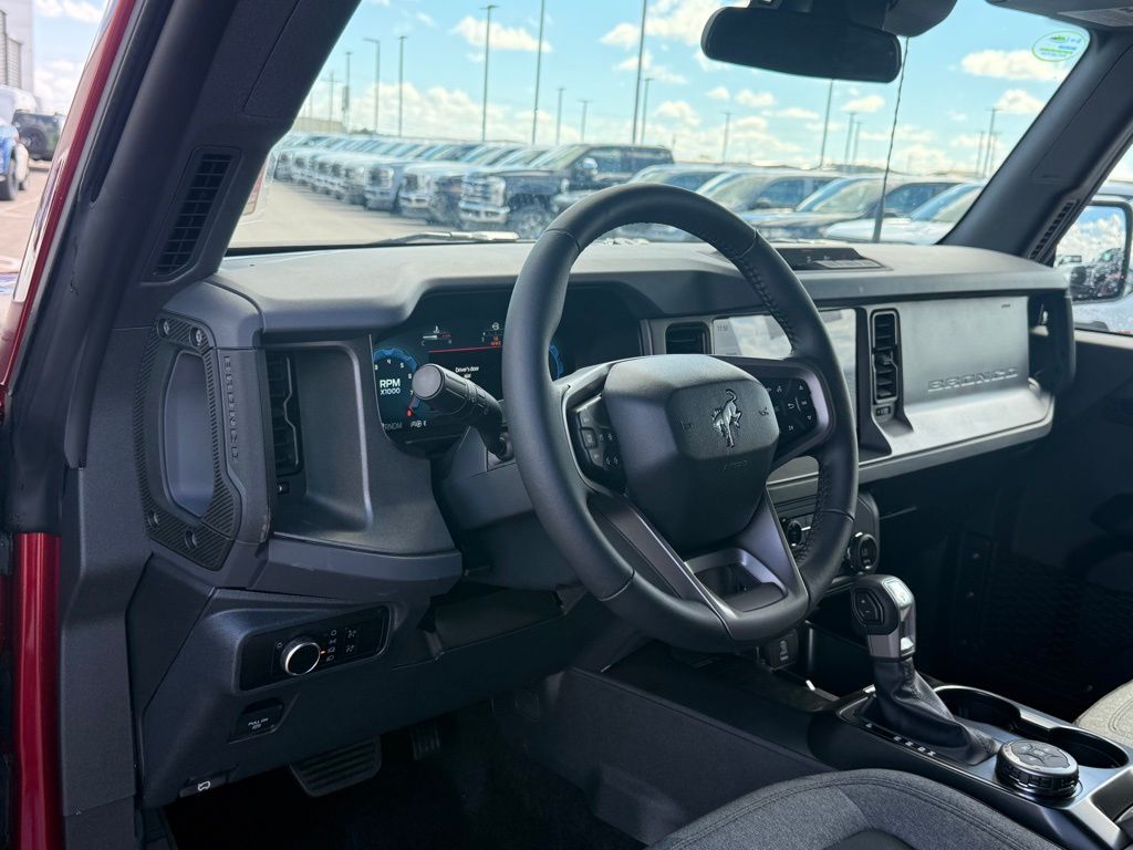 2025 Ford Bronco Big Bend photo 2