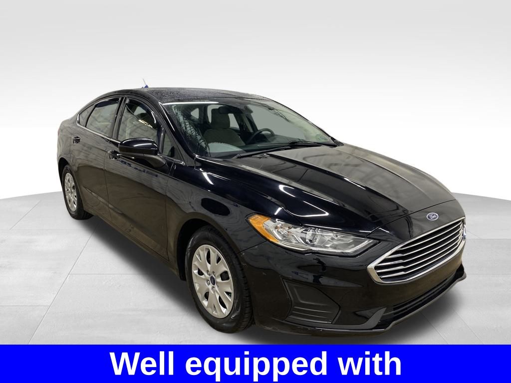 2019 Ford Fusion S photo 3