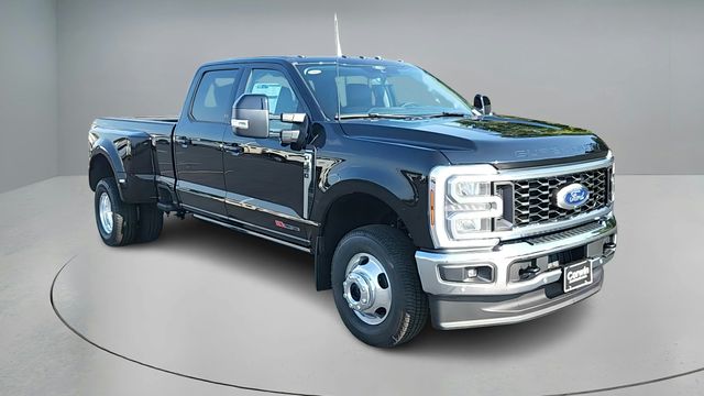 2026 Ford F-350 Super Duty Lariat's photo