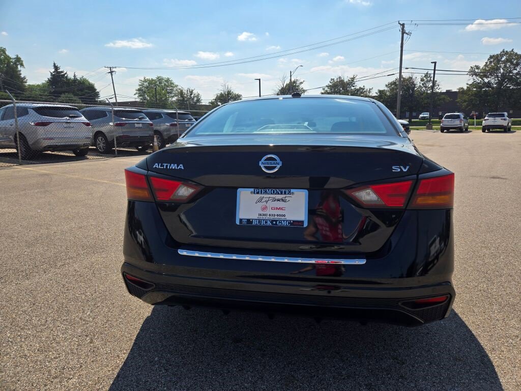 2022 Nissan Altima 2.5 SV photo 11