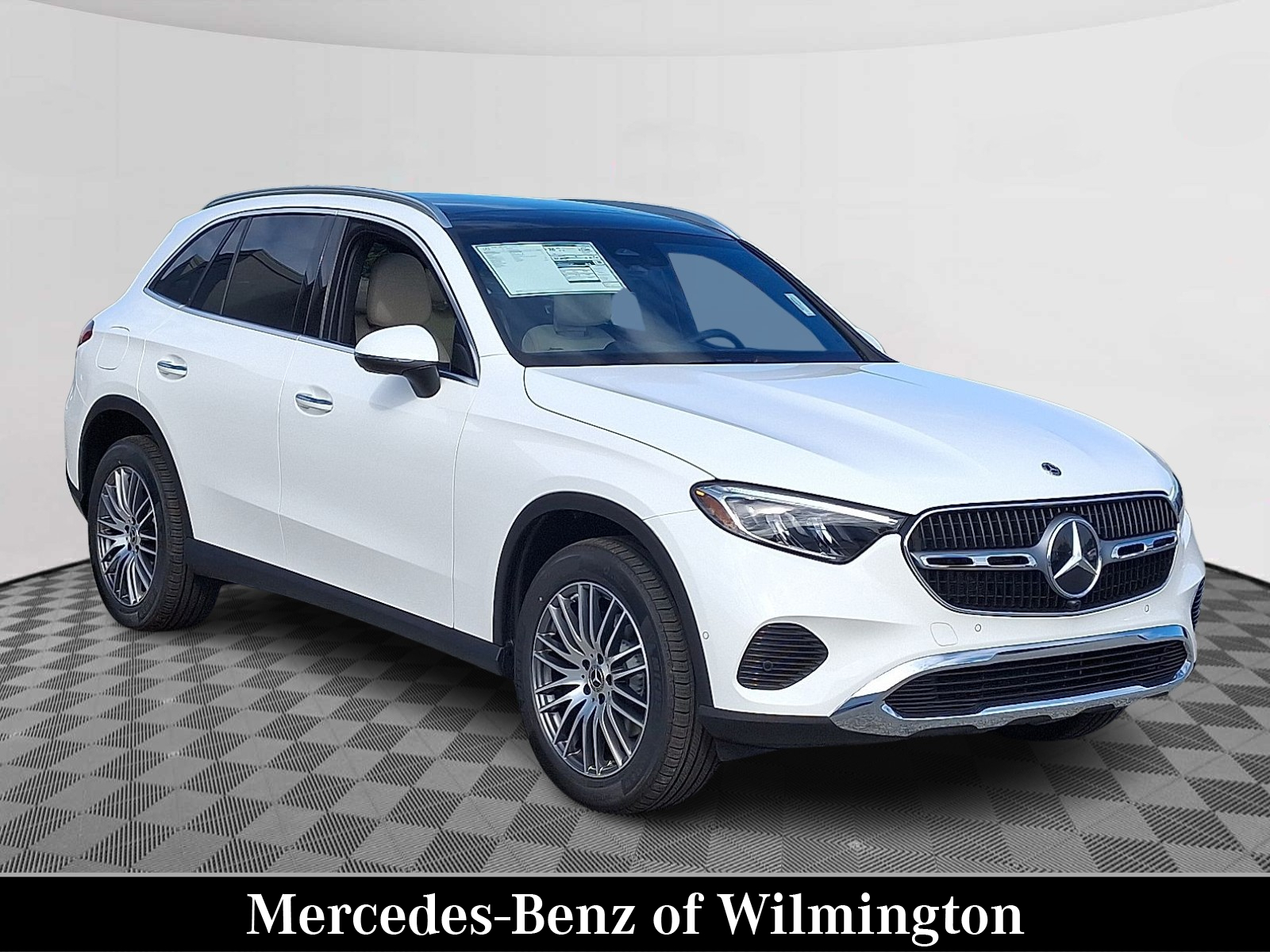 2026 Mercedes-Benz GLC Base's photo