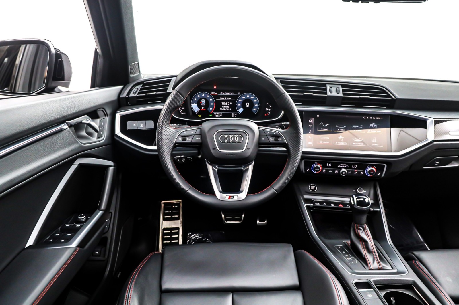 2025 Audi Q3 S line Premium Plus 45 TFSI photo 4