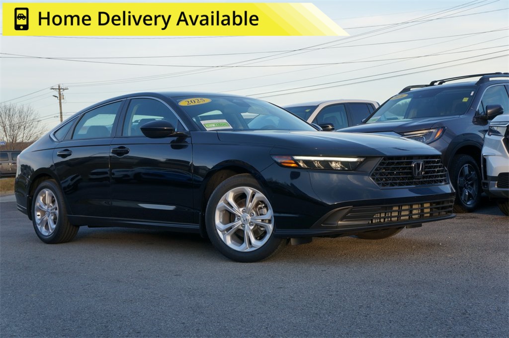 2025 Honda Accord LX's photo