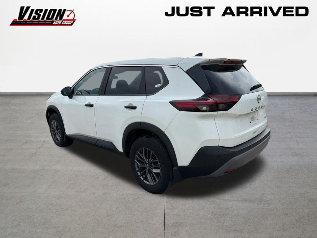 2023 Nissan Rogue S photo 7