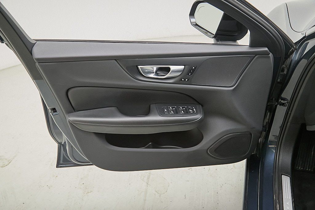 2024 VOLVO S60 - Image 9