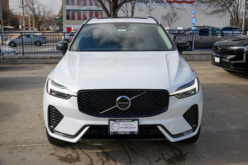 2026 VOLVO XC60 - Image 4