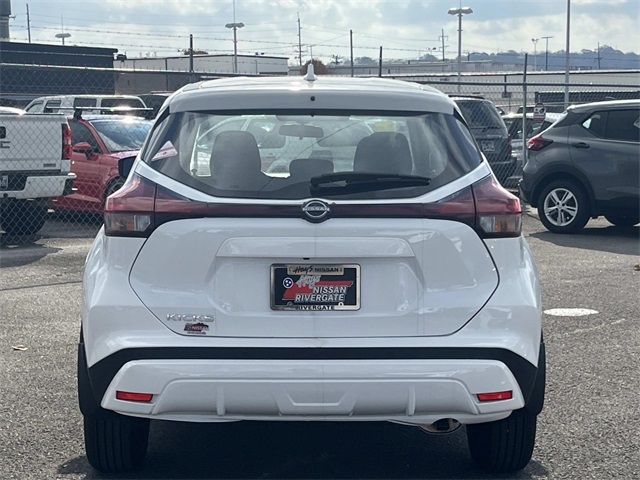 2025 Nissan Kicks Play S photo 4