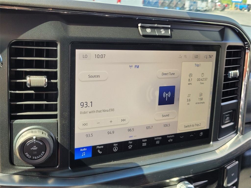 2025 Ford F-350 Lariat photo 16